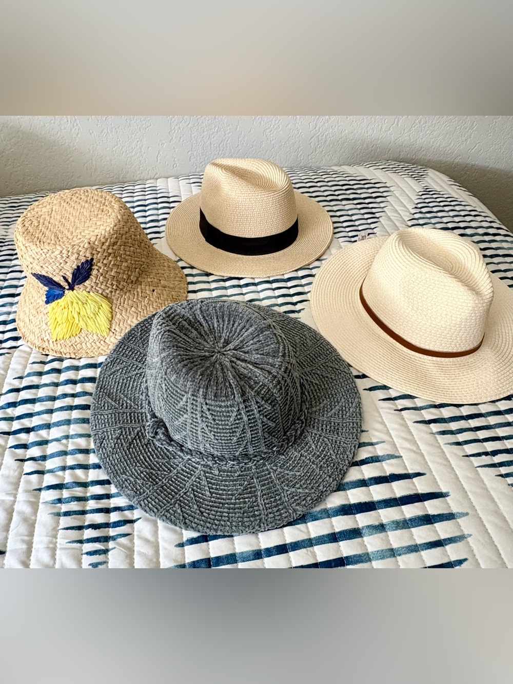 Set of 4 seasonal hats like new and one with tags